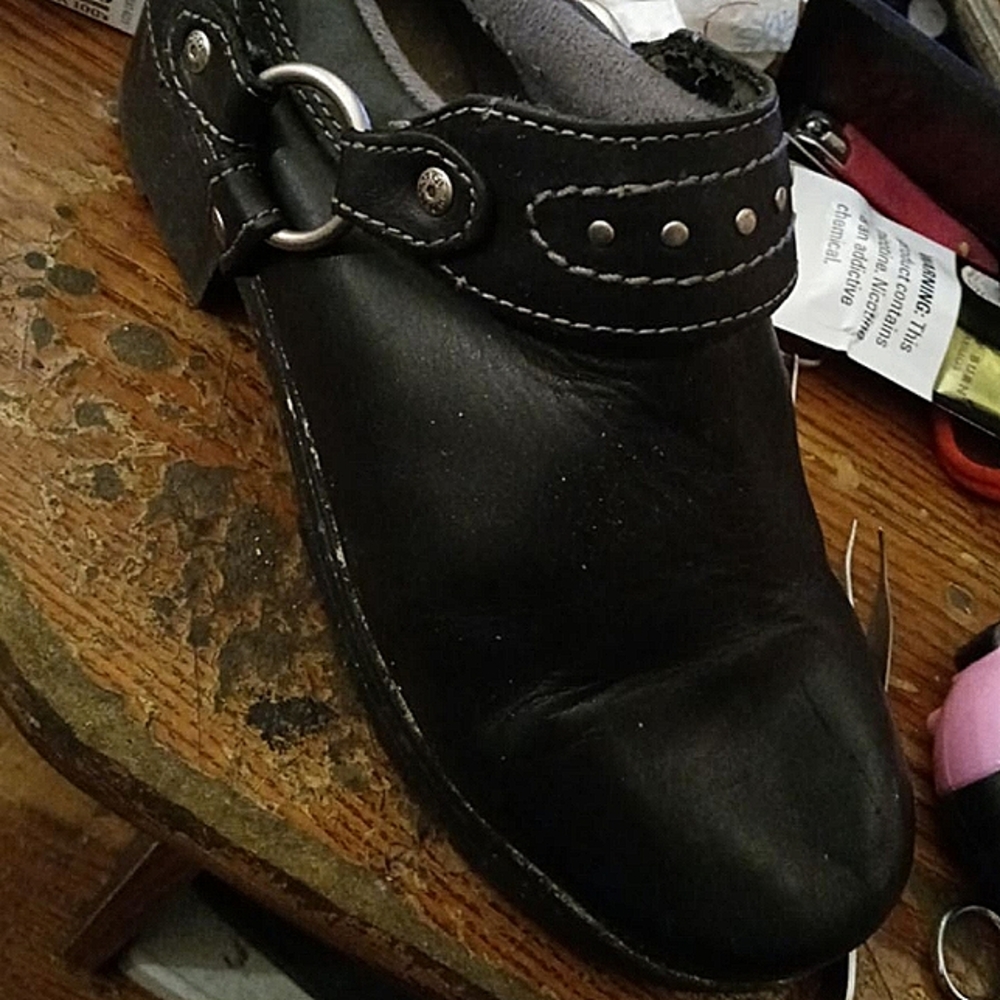 Ladies Harley Davidson leather mule clogs like, size 8, still in great condition